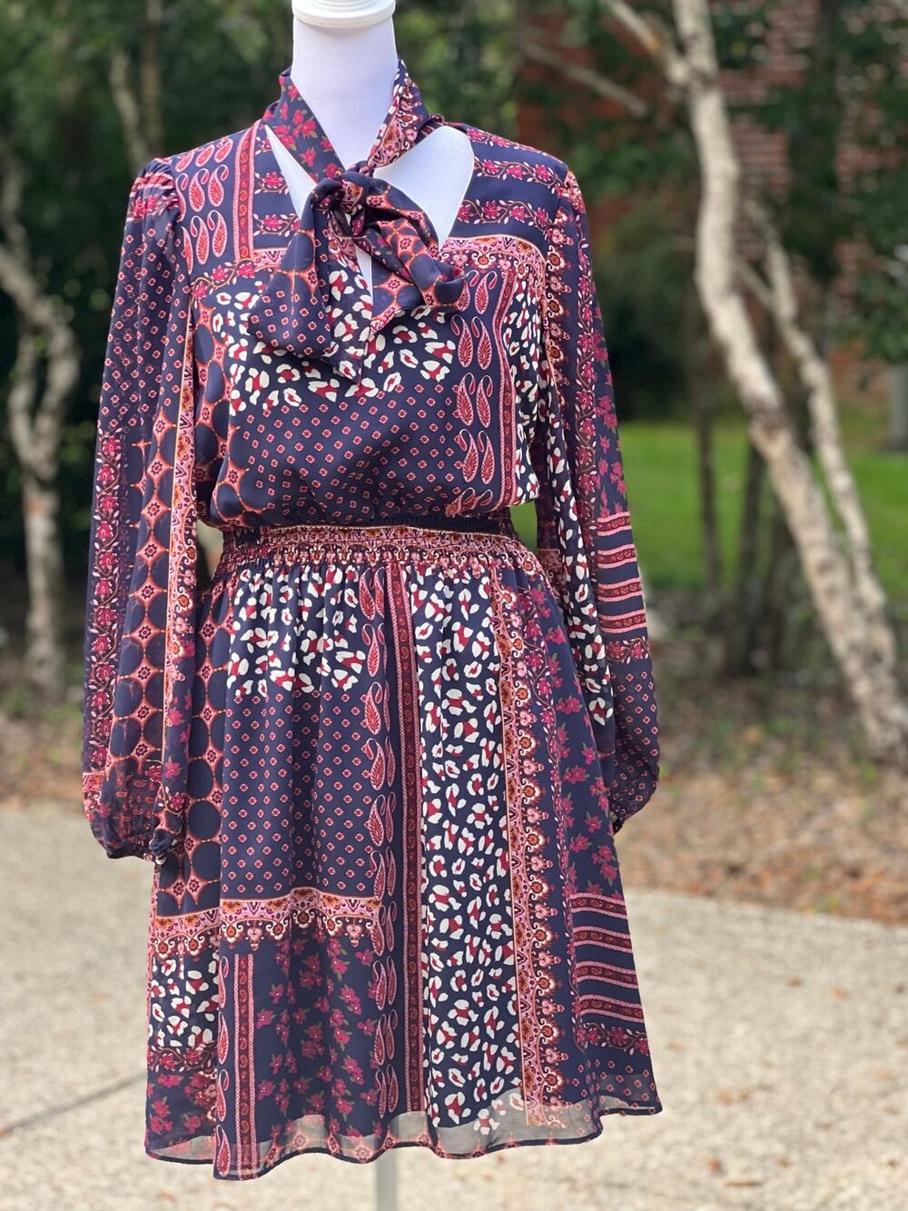 Vince Camuto Size 6 Navy Patchwork Paisley Chiffon Tie Neck Dress Boho